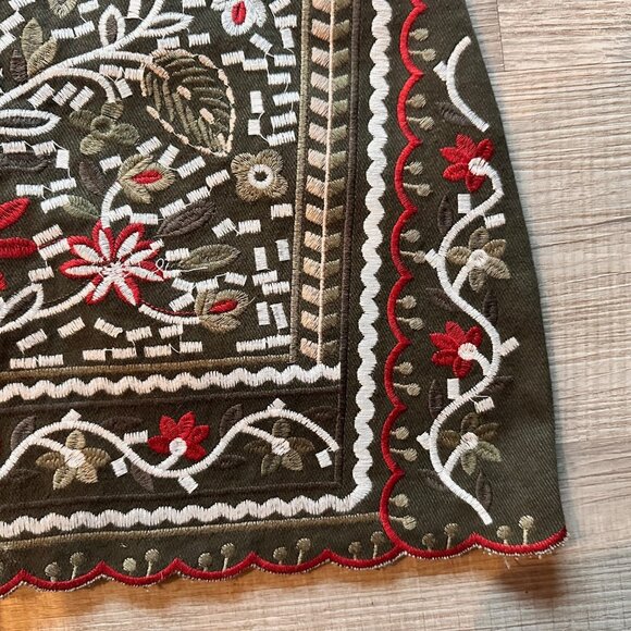 NWT Francesca’s Rosie Embroidered Scallop Hem Mini Skirt Olive Army Green Size M - Picture 5 of 9